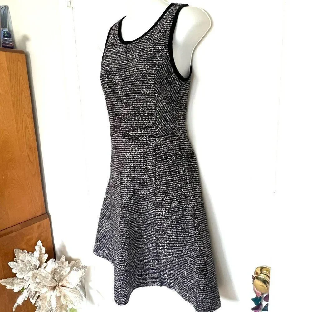 J CREW NAVY BLUE & OFF WHITE TEXTURED STRIPE SLEEVELESS DRESS SIZE 2